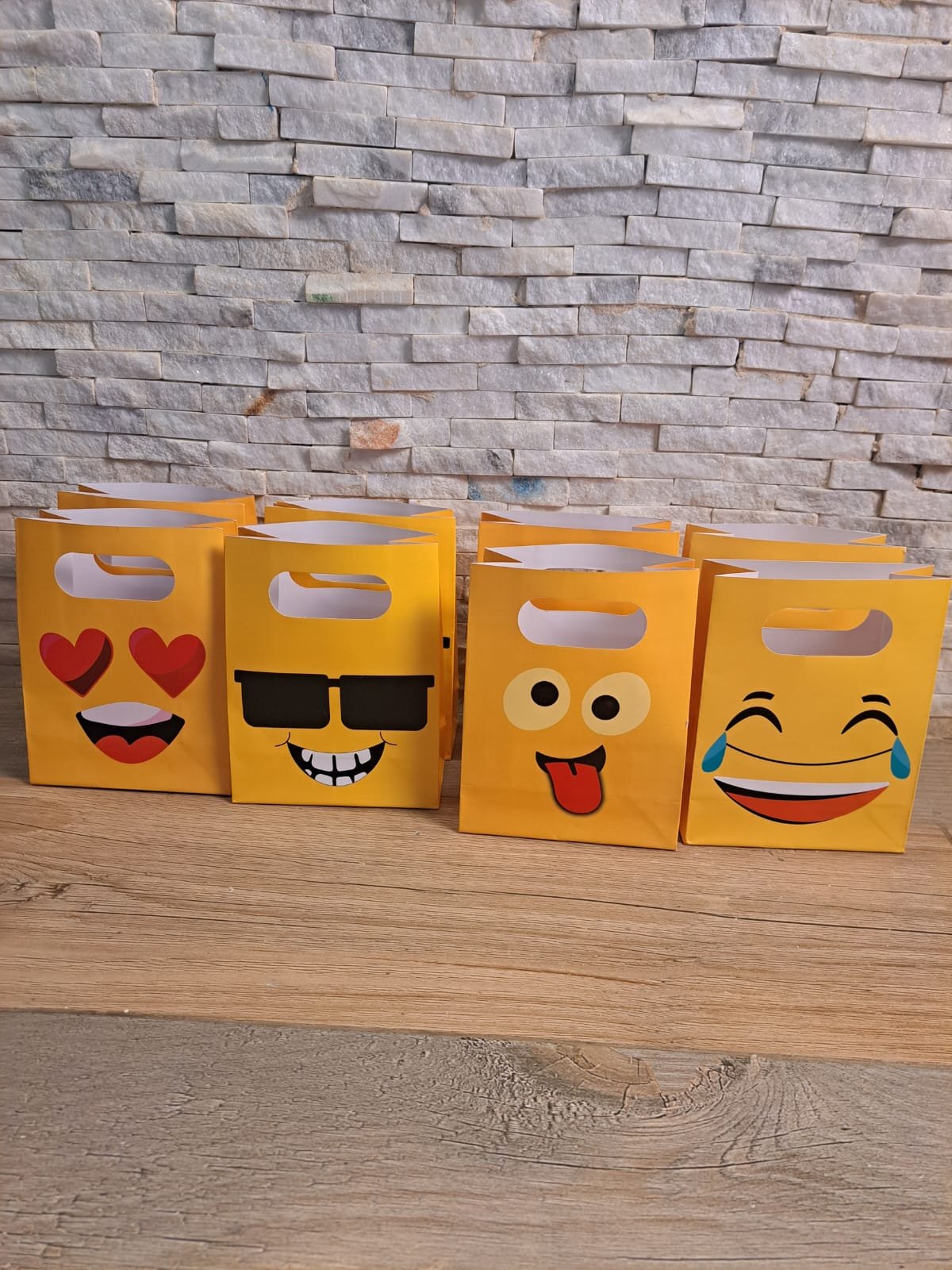 Giveaways Bags / شنط توزيعات سمايل
