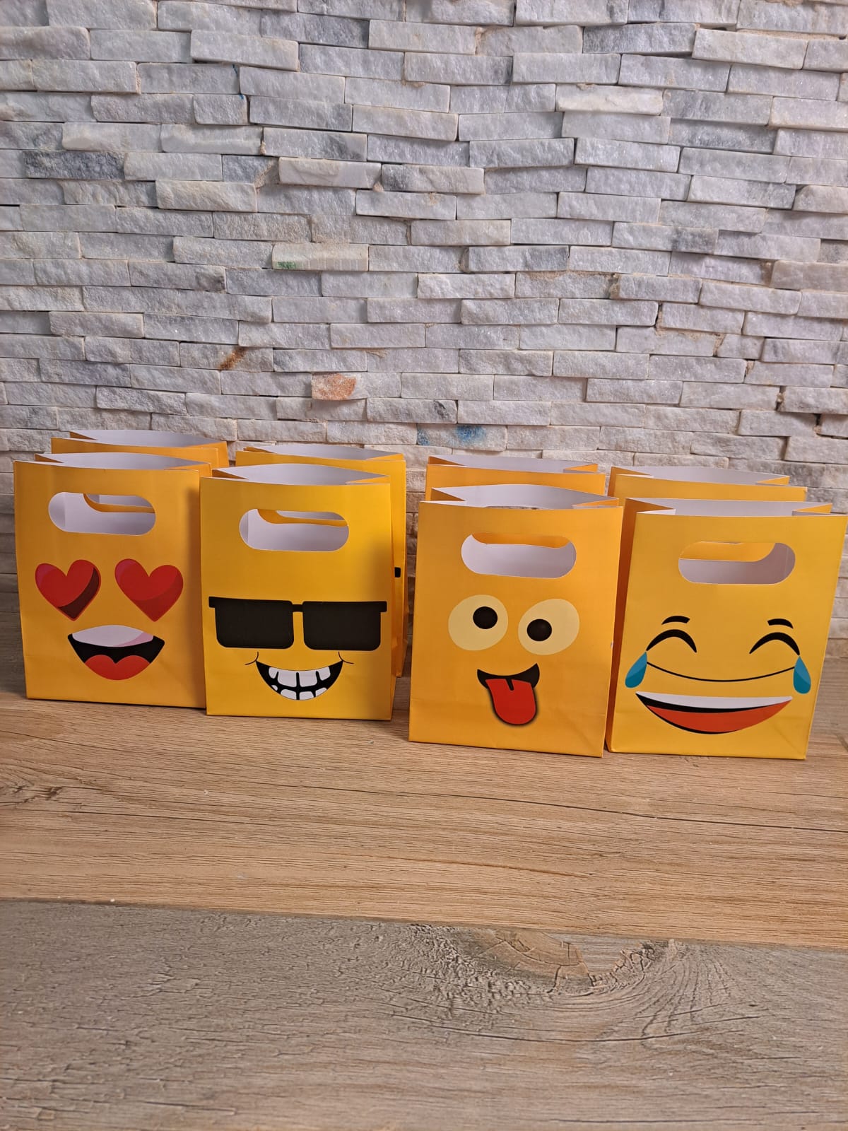 Giveaways Bags / شنط توزيعات سمايل