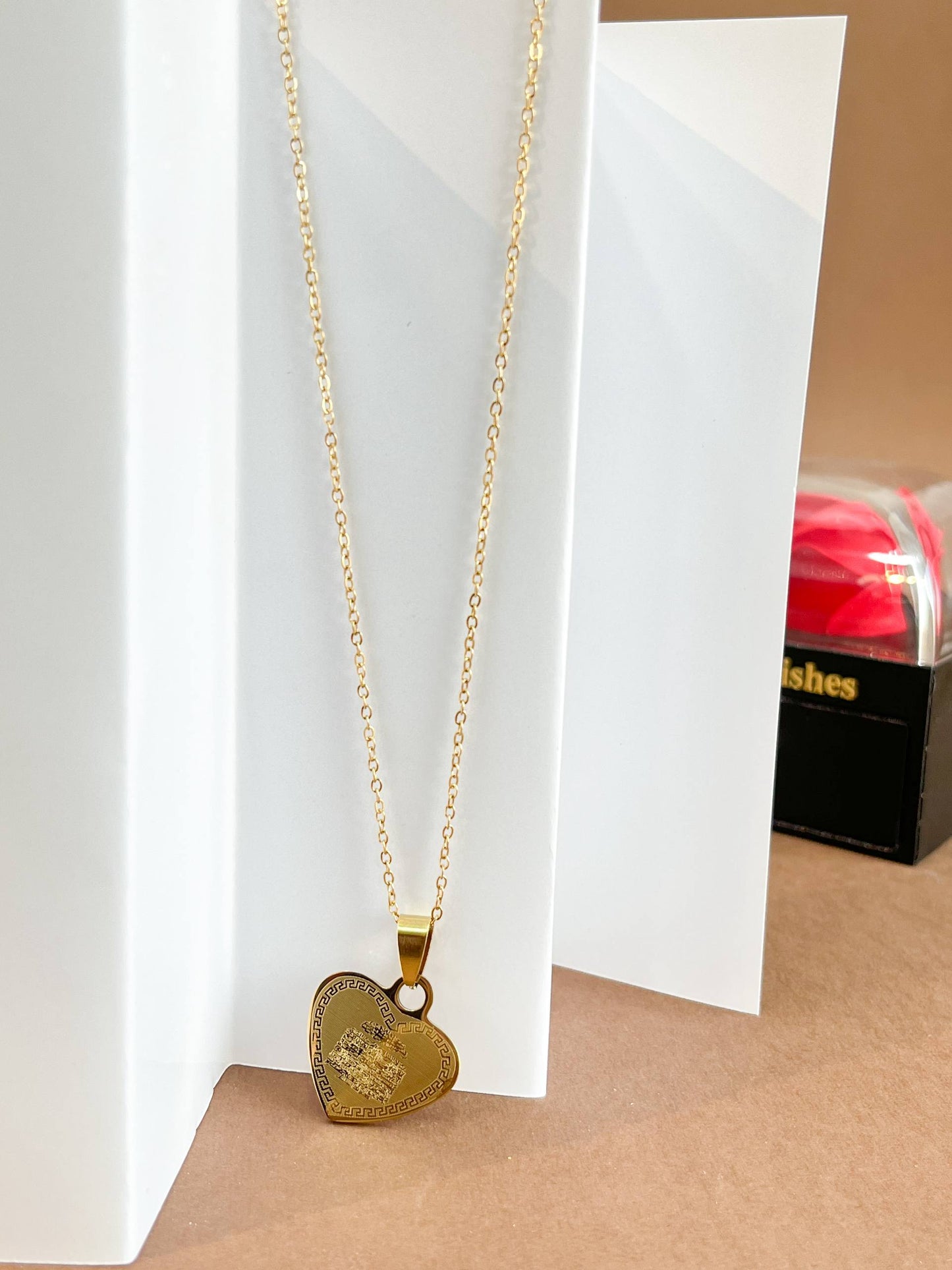 Necklace / سلسلة