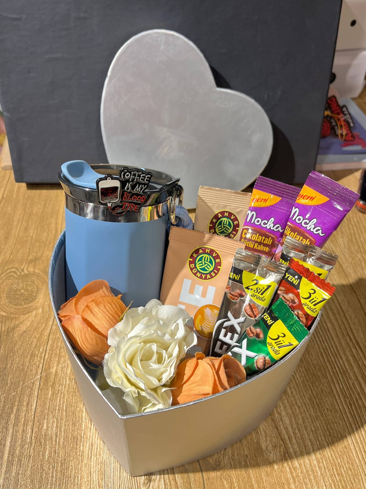 Little Happiness Gift Box / بوكس السعادة