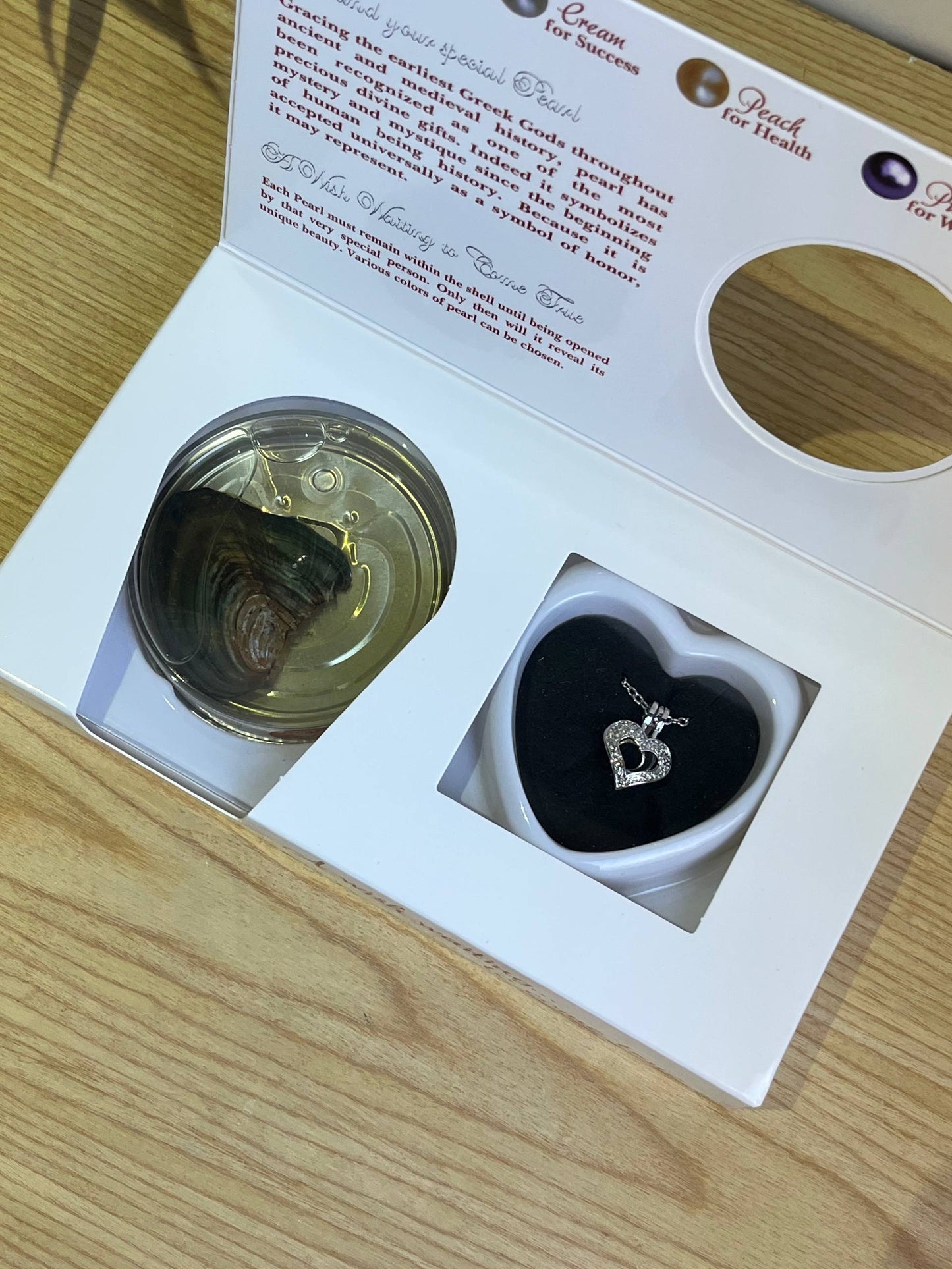 Love Wish Pearl Kit with Pendant Necklace / طقم أمنيات مع سلسلة