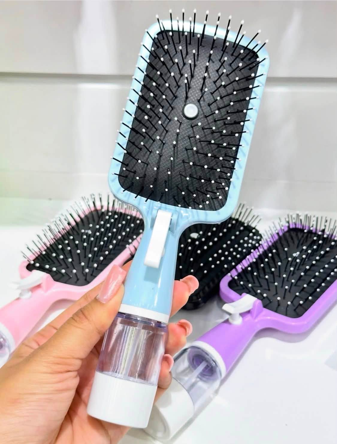 Hair Brush / فرشاة شعر بالبخاخ