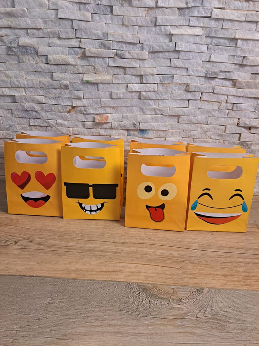 Giveaways Bags / شنط توزيعات سمايل