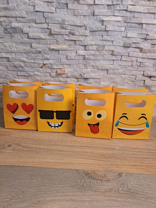 Giveaways Bags / شنط توزيعات سمايل