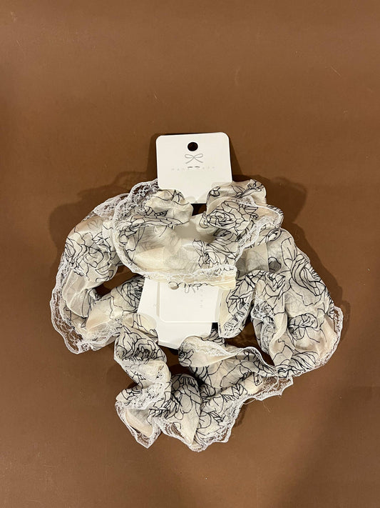 Scrunchies  / توك