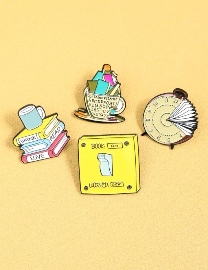 Books and Clock Brooch / بروش ساعة وكُتب