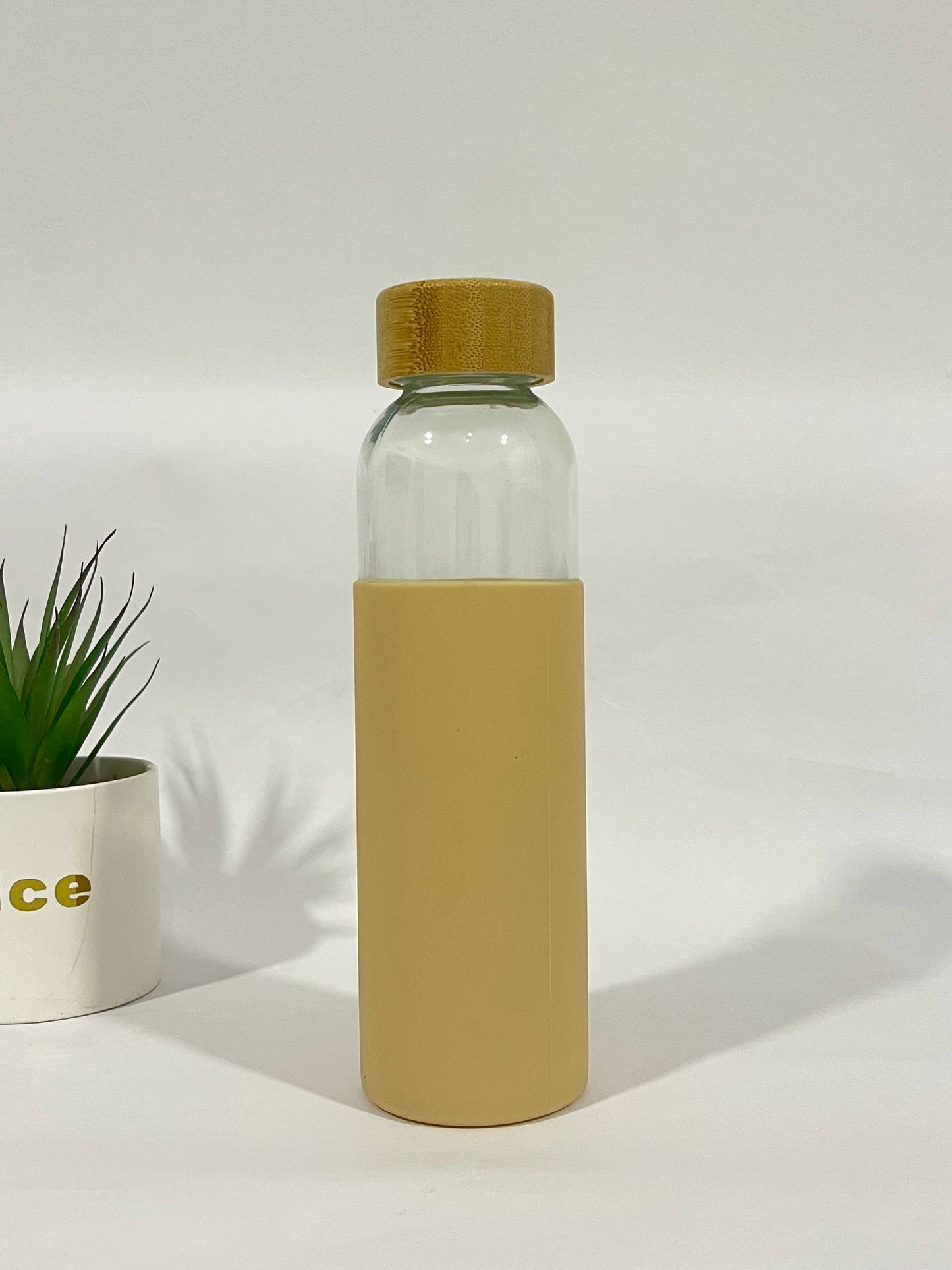 Glass Water Bottle / زجاجة مياة زجاج