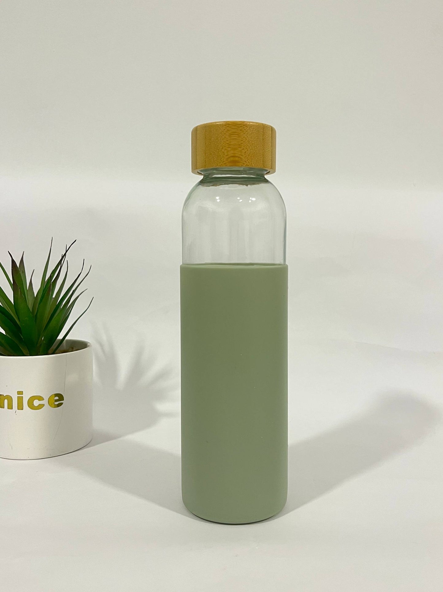 Glass Water Bottle / زجاجة مياة زجاج