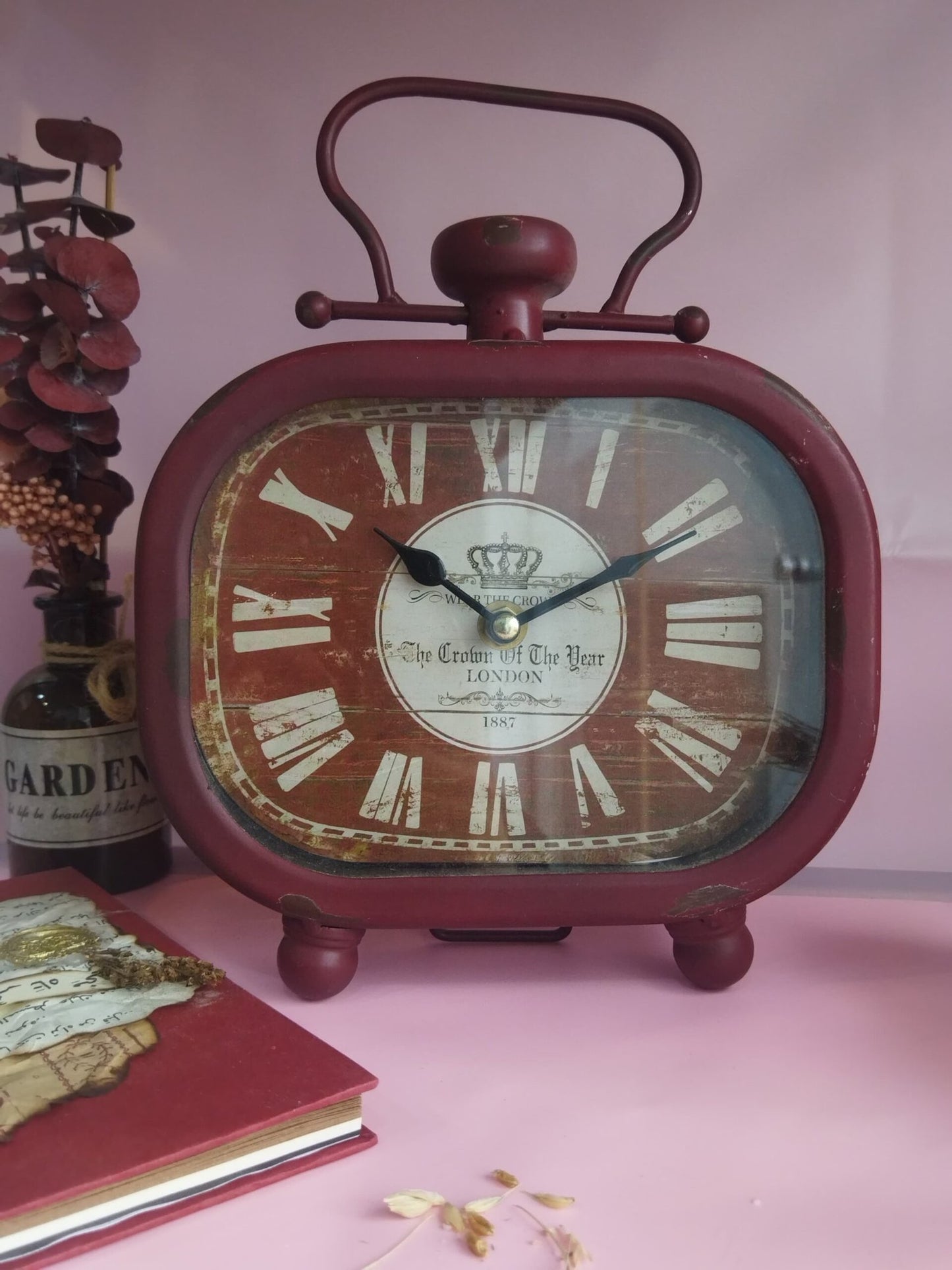 Metal Red Table Clock / منبة ترابيزة