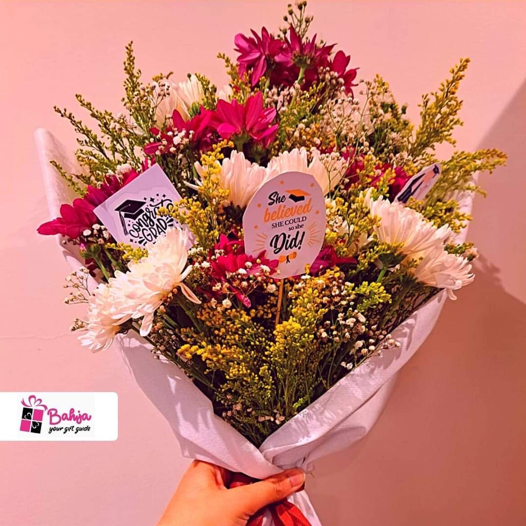 Graduation Flowers Bouquet / باقة زهور التخرج
