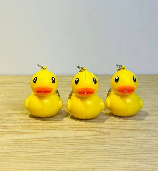 Duck Model Keychain Flashlight / ميدالية مفاتيح على شكل بطة مزودة بفلاش